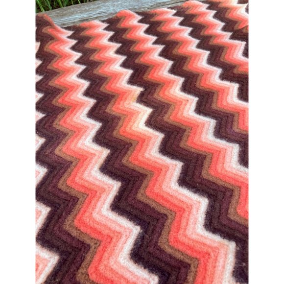 Vintage Chevron Wool Small Crochet Afghan Lapghan Orange Brown Retro - Picture 5 of 13
